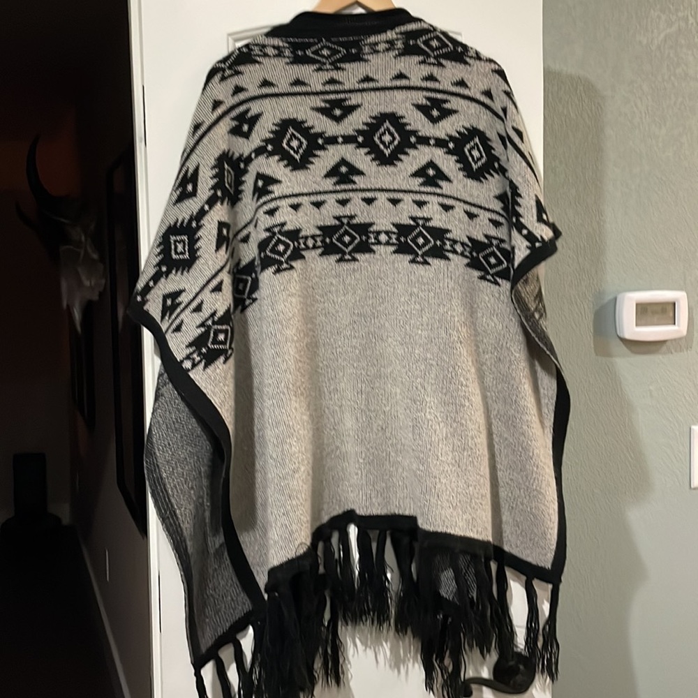 Aztec and Fringe warm open arm shawl - Picture 3 of 3